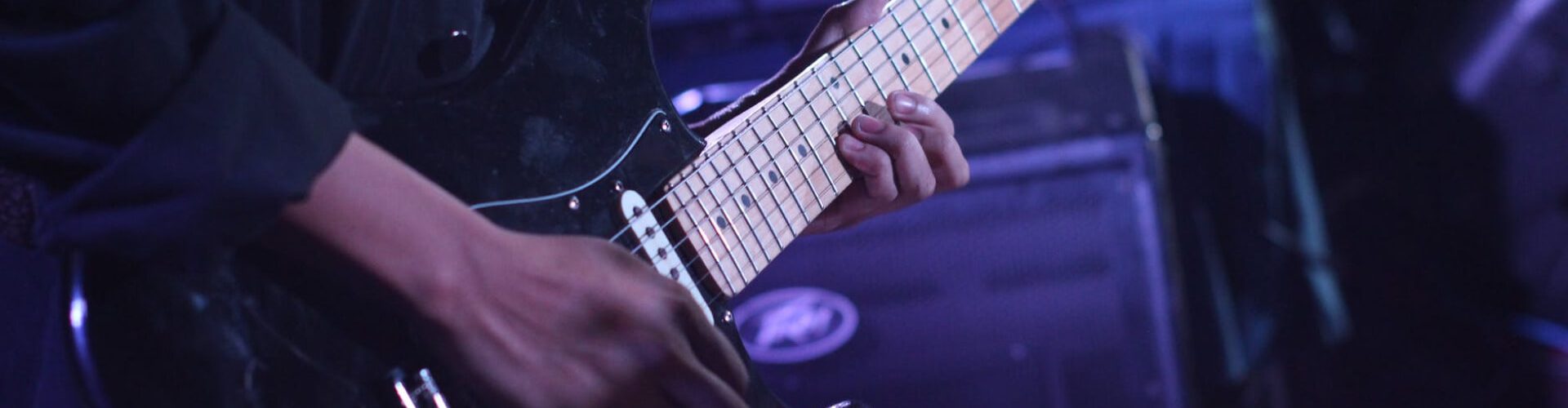 musical-instrument-maker-featured-artist-img-bg.jpg